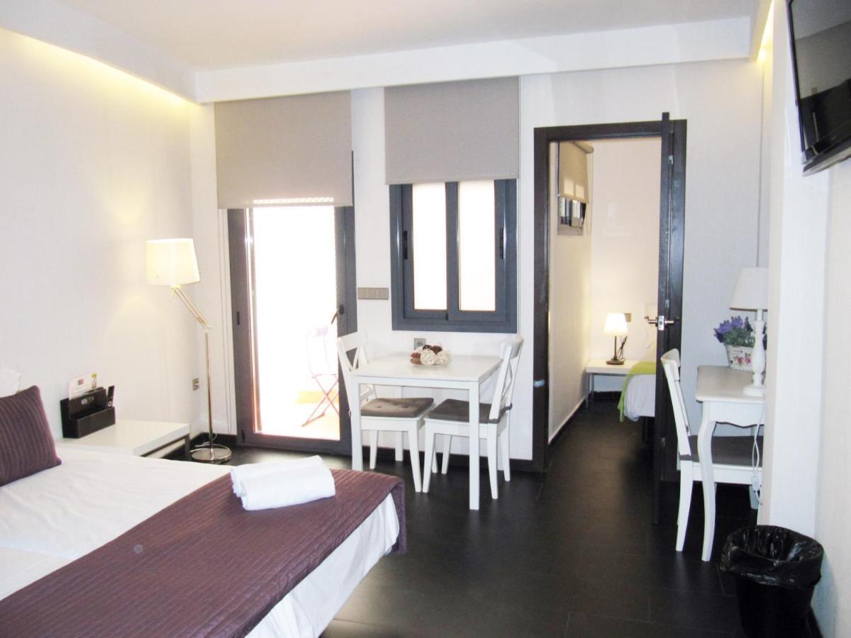 Barcelona Fifteen Central Aparthotel Esterno foto