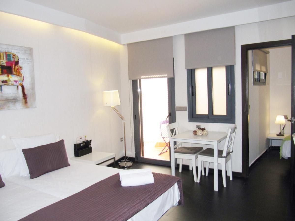 Barcelona Fifteen Central Aparthotel Esterno foto